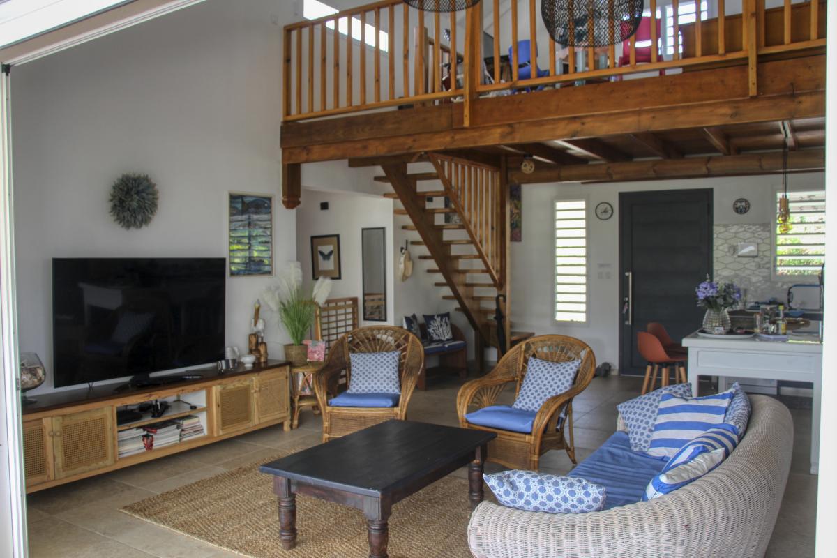 6.Location Villa piscine vue mer Bouillante Guadeloupe_Salon Vue mer